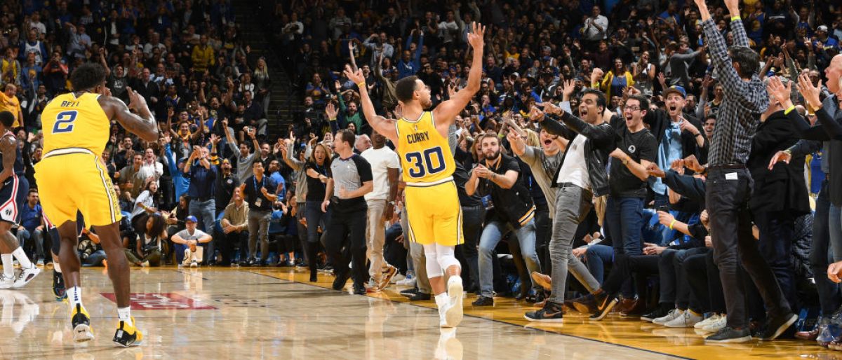 Curry brilla con 51 puntos; Warriors doblegan a Wizards