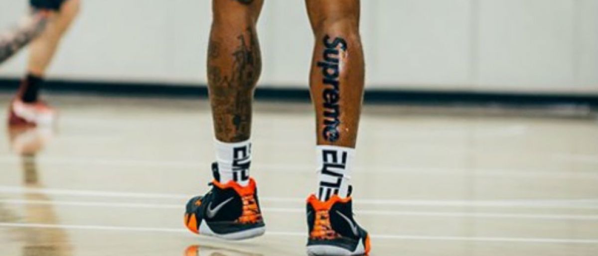 Por regla de la NBA, JR Smith deberá cubrir su nuevo tatuaje