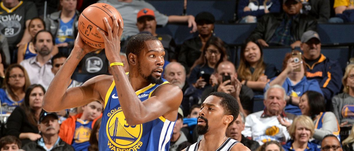 Doble-doble de Durant lleva a Warriors en triunfo ante Nets