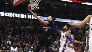 LaVine anota 39; Bulls superan a 76ers