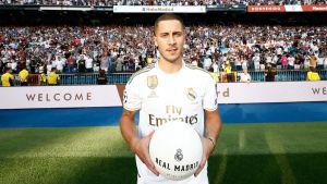 Hazard es presentado ante miles de aficionados del Madrid