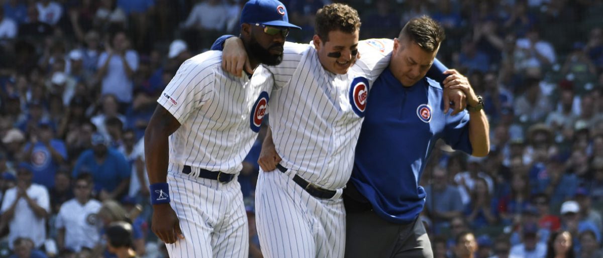 Cubs: Rizzo sale de juego tras torcerse el tobillo