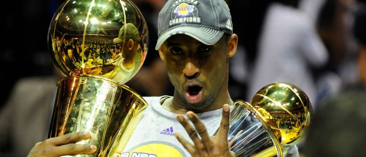 Subastarán memorabilia de Kobe Bryant que incluye anillo de campeón