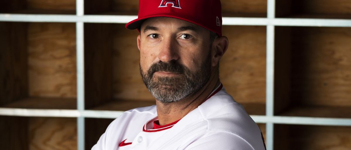 Angelinos suspenden a coach por denuncias de acoso