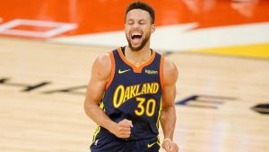 Curry logra 2do contrato de más de 200 millones con Warriors