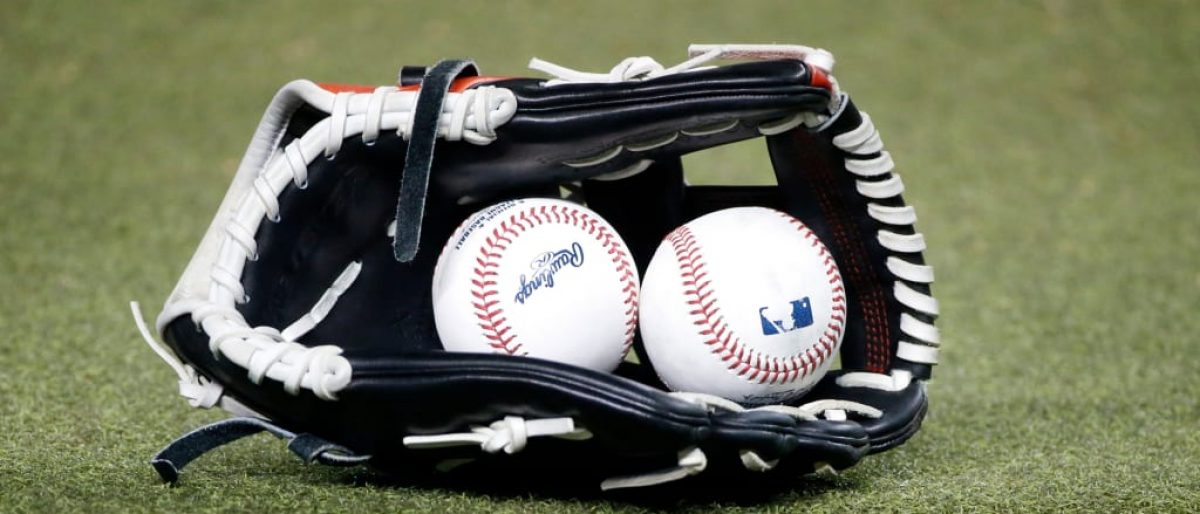 MLB, MLBPA a reunirse en persona el lunes