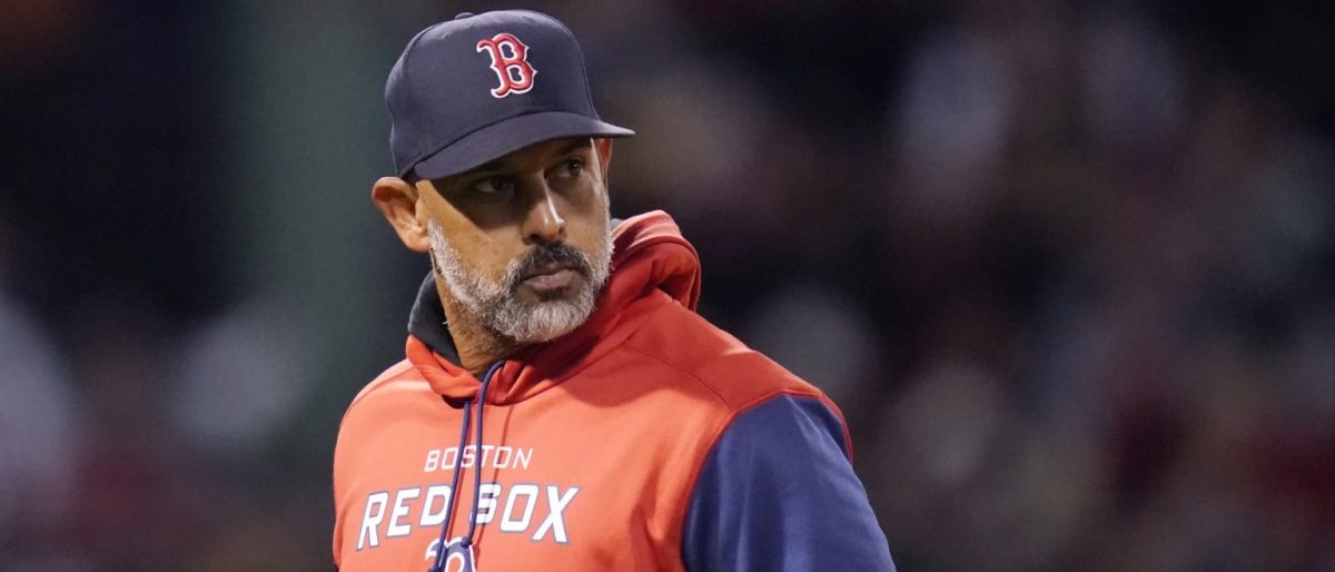Alex Cora arroja positivo a COVID-19