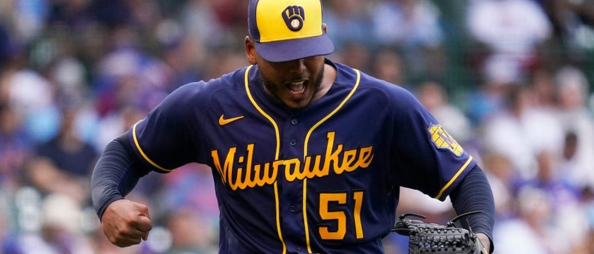 Peralta se convierte en un verdadero “pitcher” en Milwaukee